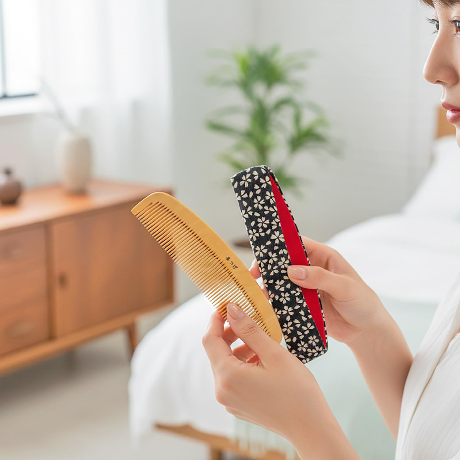 Amazon | 本つげ 上質仕上げ 5寸 とかし櫛 ケース付き(色・柄おまかせ