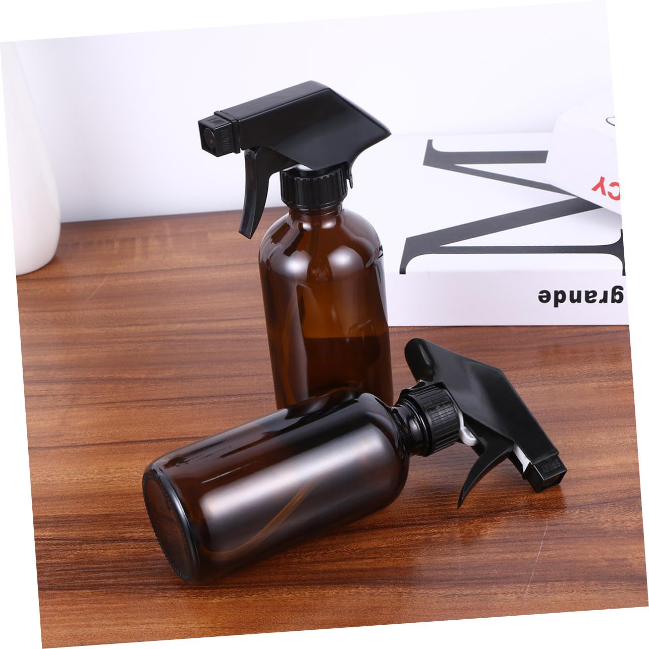NOLITOY 4 Stück 250ml Glas Sprühflaschen Braun Nachfüllbar mit Pp Sprühkopf Arbeitsersparnis und Einfach zu Bedienen für Friseursalon und Pflanzenbewässerung