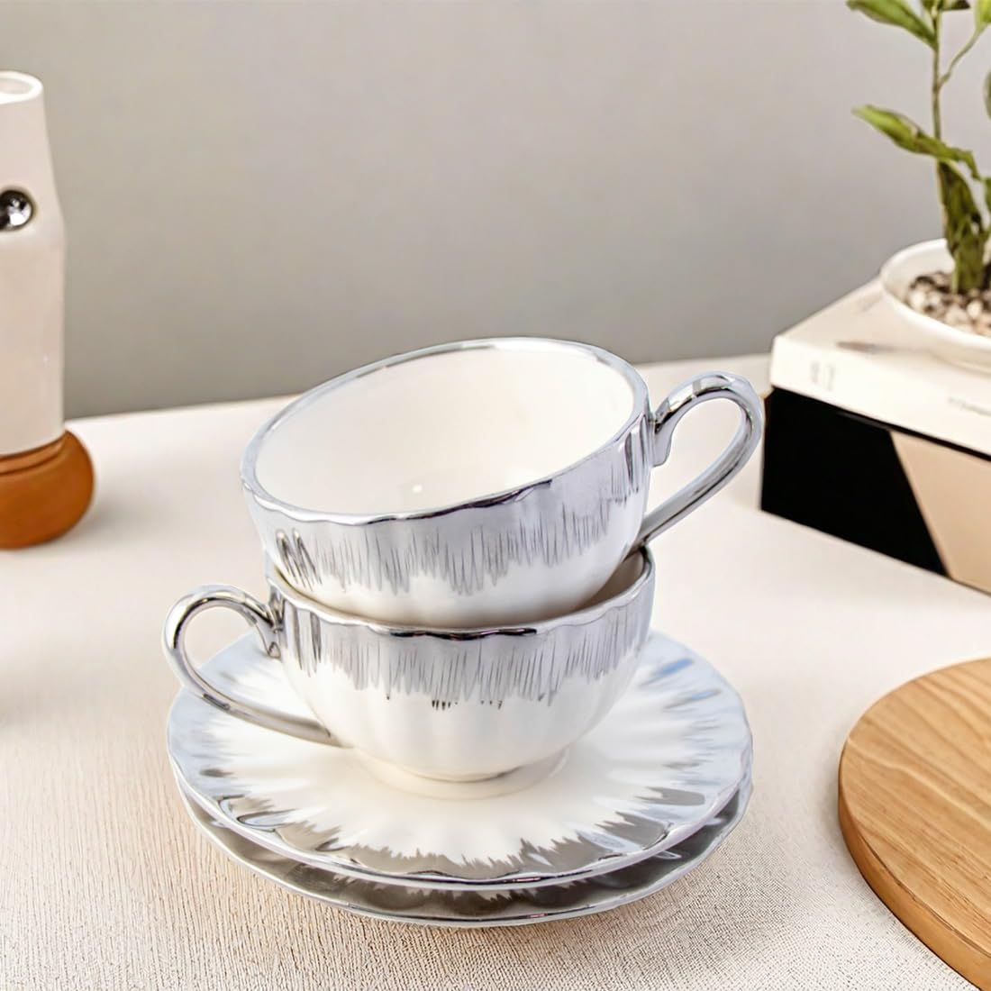 CHANJOON Lot de 6 tasses à thé, plateau en céramique, cuillères à café, bord doré galvanique, boîte cadeau, tasses blancs, couleur argent, taille moyenne