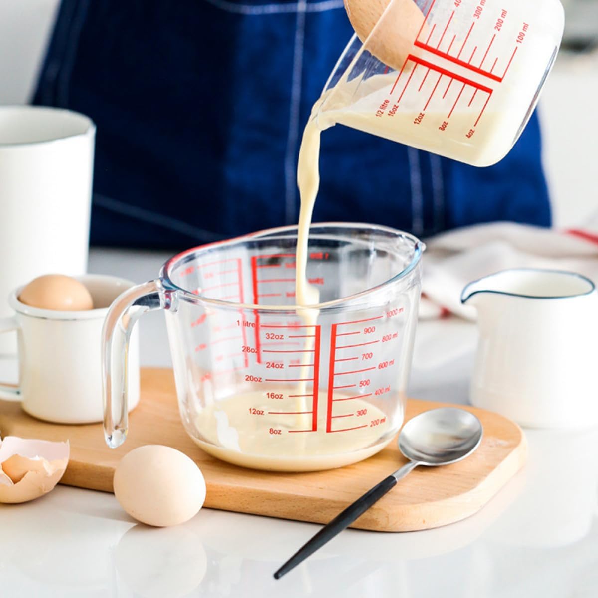 Tempered Glass Measuring Cup 1l with Graduated Scale, Heat-resistant Baking Tool for Liquid Measurement, Practical Kitchen Measuring Cup for Home and Bakery Use