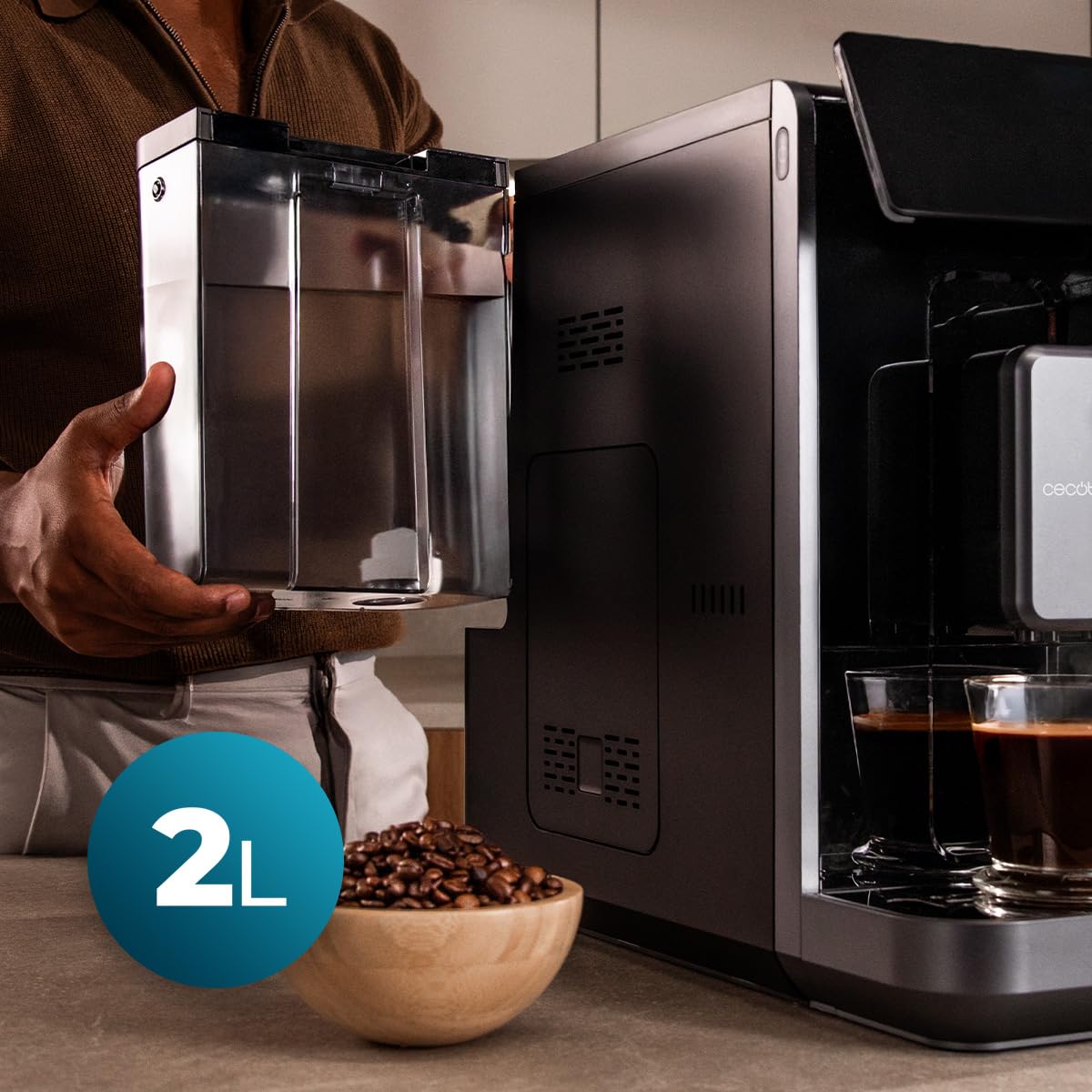 Cecotec Superautomatyczny ekspres do kawy Cremmaet Long Milk. 19 Bar, Thermoblock, 7 napojów, parownik, 5 poziomów mielenia, zbiornik na wodę 2 l, 240 ml mleko i 280 g kawa, odkamienianie