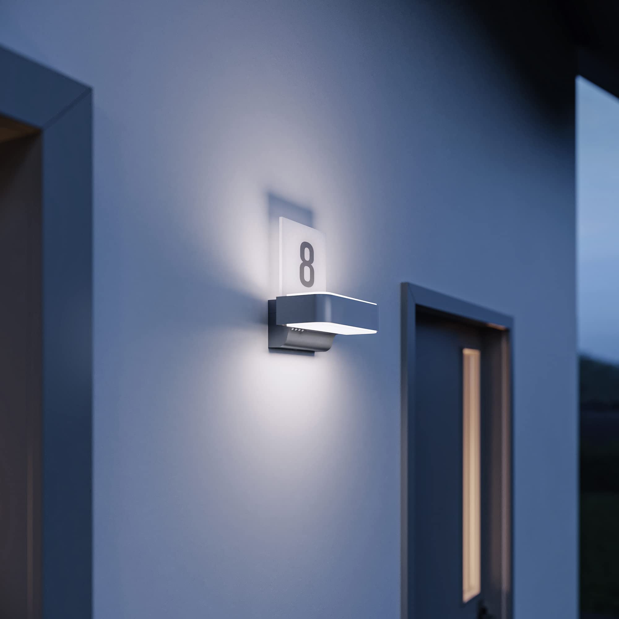 Steinel Kinkiet zewnętrzny LED L 820 SC antracytowy, 9,8 W, 679 lm, zawiera numer domu, czujnik ruchu 160° iHF, możliwość pracy w sieci, obsługa za pomocą aplikacji, aluminium