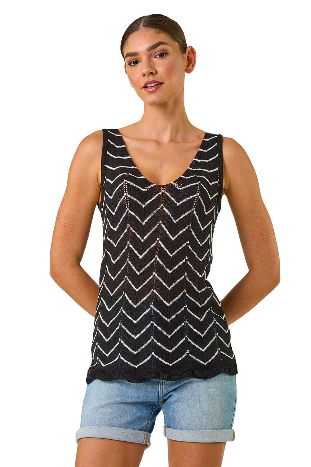 Roman Women's Black Longline Zig Zag Knit Vest In Size 12