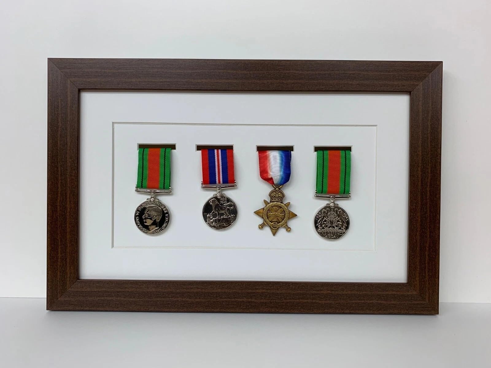 Kwik Picture Framing Ltd 4 Medal Military World War Display Frame 40x26cm, White Mount - Military Shadow Box Display Case | Army Navy RAF Memorabilia Wall Holder