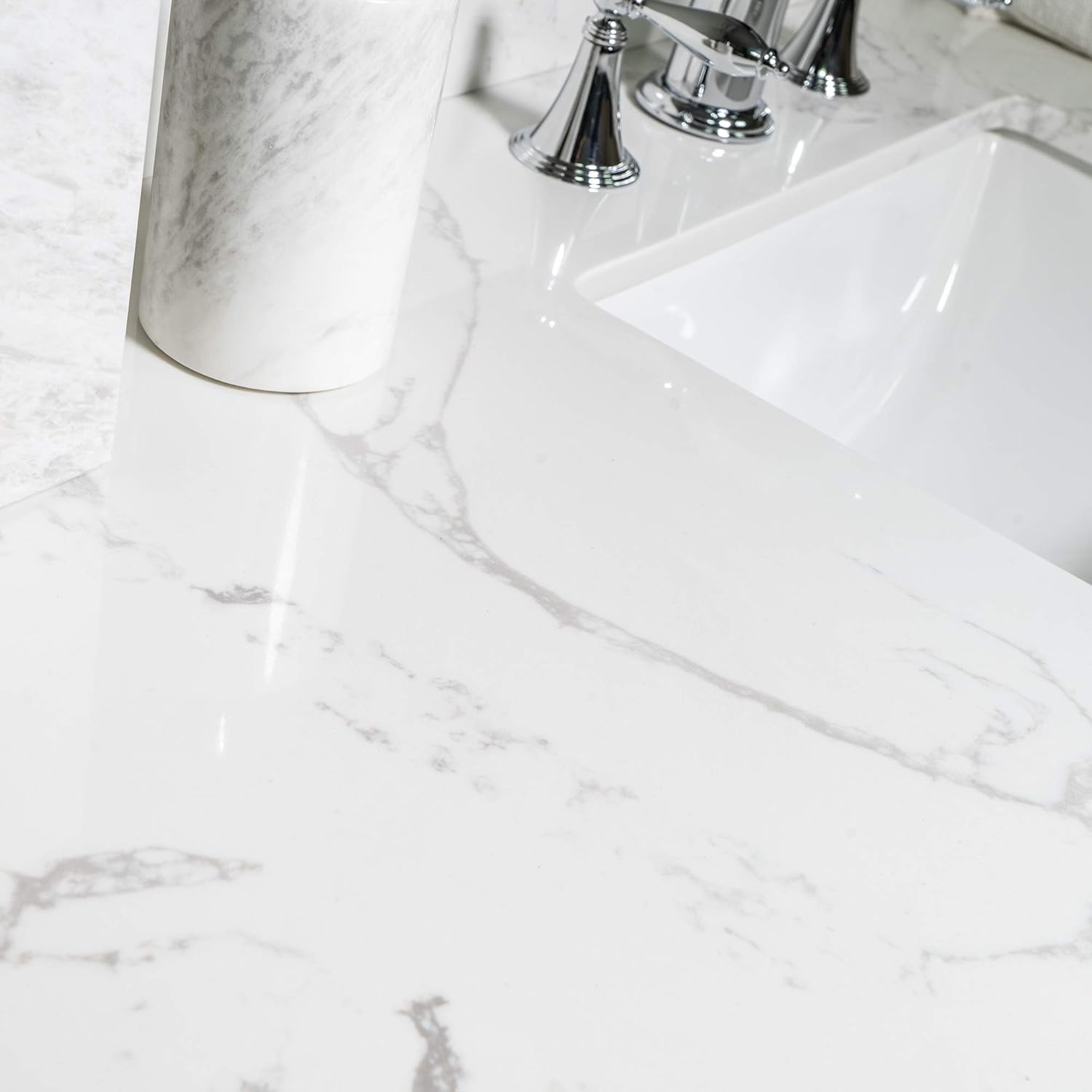 43'' Single Bathroom Vanity Top in Carrara White with Sink