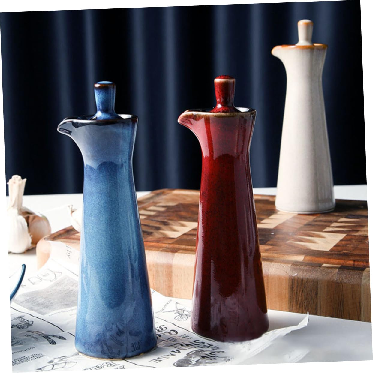 Bottiglia Olio Ceramica Rossa Multiuso Finitura Liscia, Contenitore per Condimenti per Casa e Picnic, Dispenser Versatile per Olio e Aceto