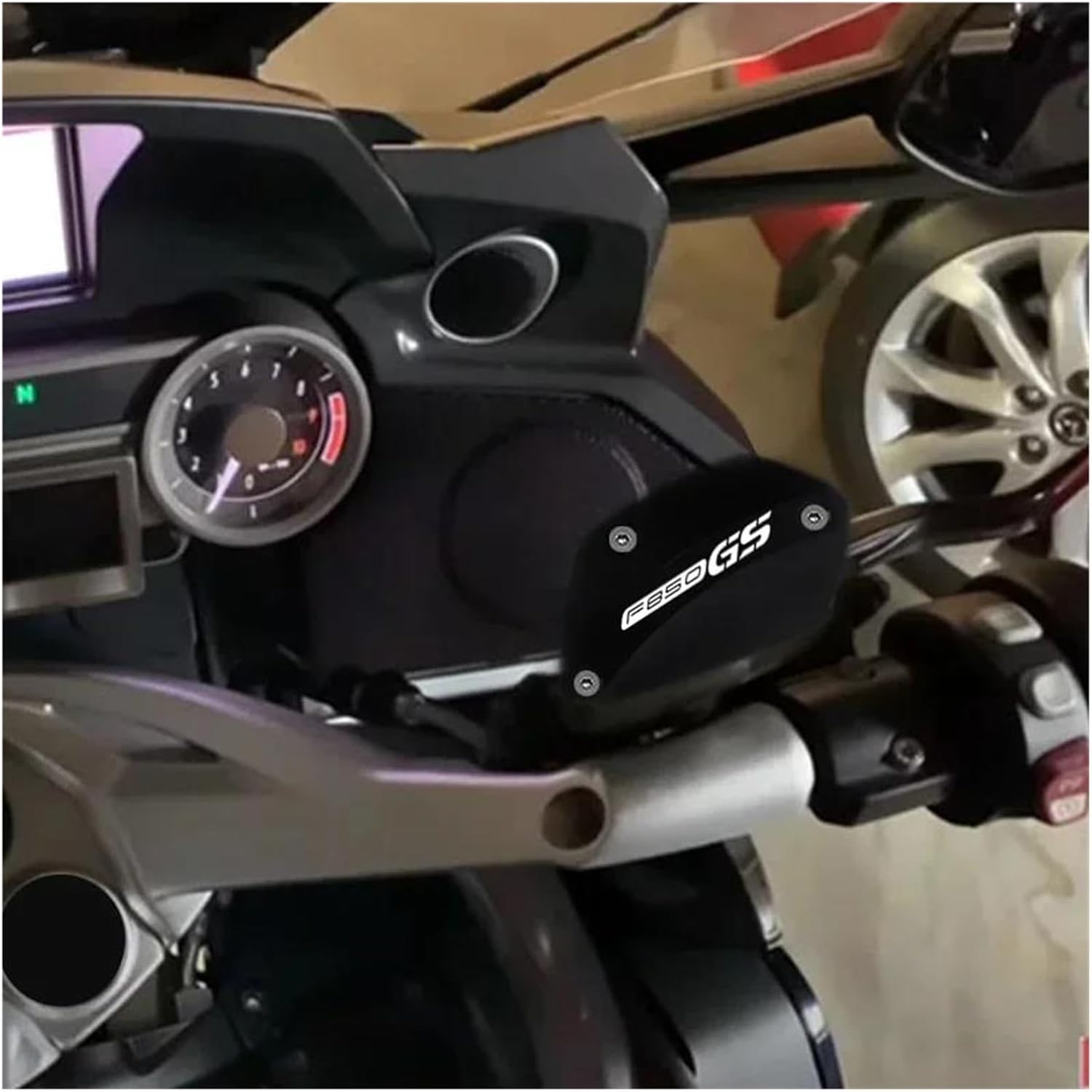 Motorcycle Front Brake Reservoir Fluid CNC Tank Cover Oil Cup Cap For F750 F750GS 2018 2019 2020(BLUE)