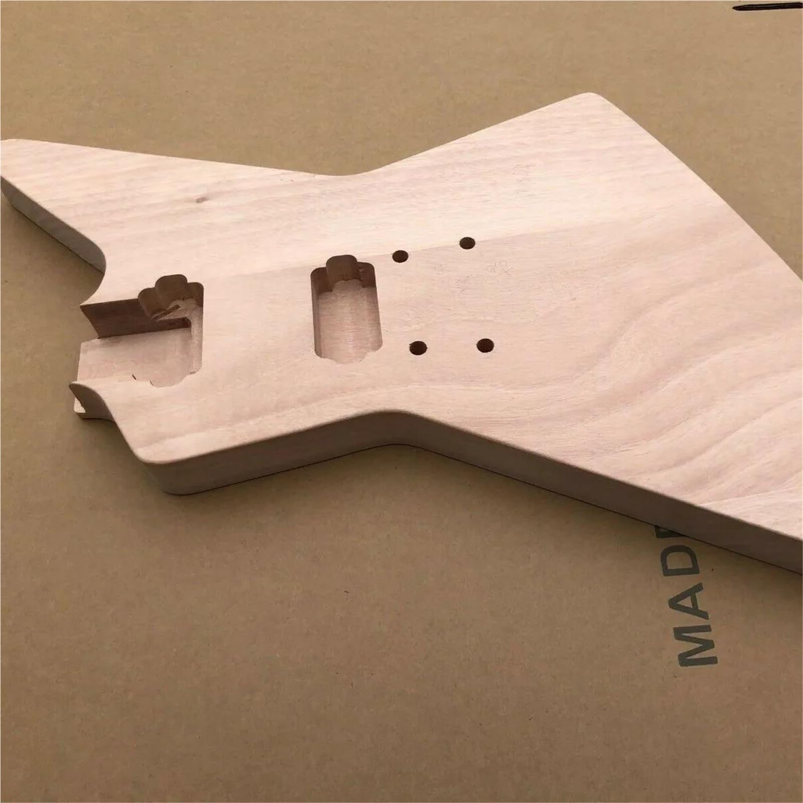 Korpus Gitary Zestaw Gitarowy Banana Head Dot Inlay 22 Progi Gryf Korpus Zestaw W Pięcie(Set1)