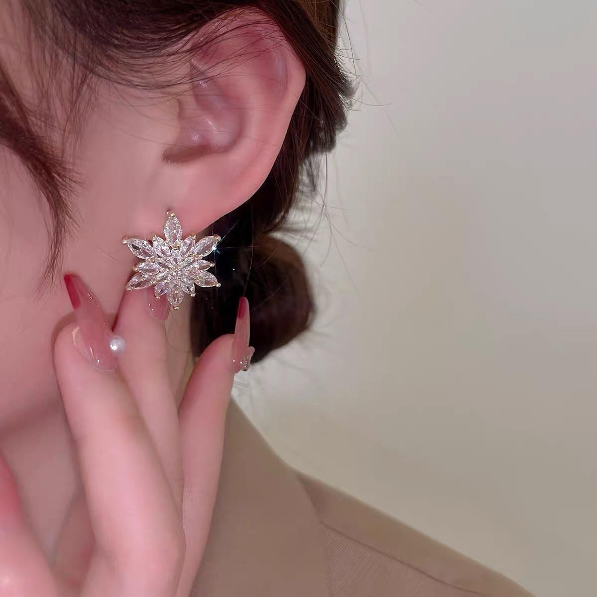 Rhinestone Flower Stud Earring for Women Trendy Diamond Snowflake Stud Earrings Elegant Winter Holiday Party Jewelry Gifts - Image 3
