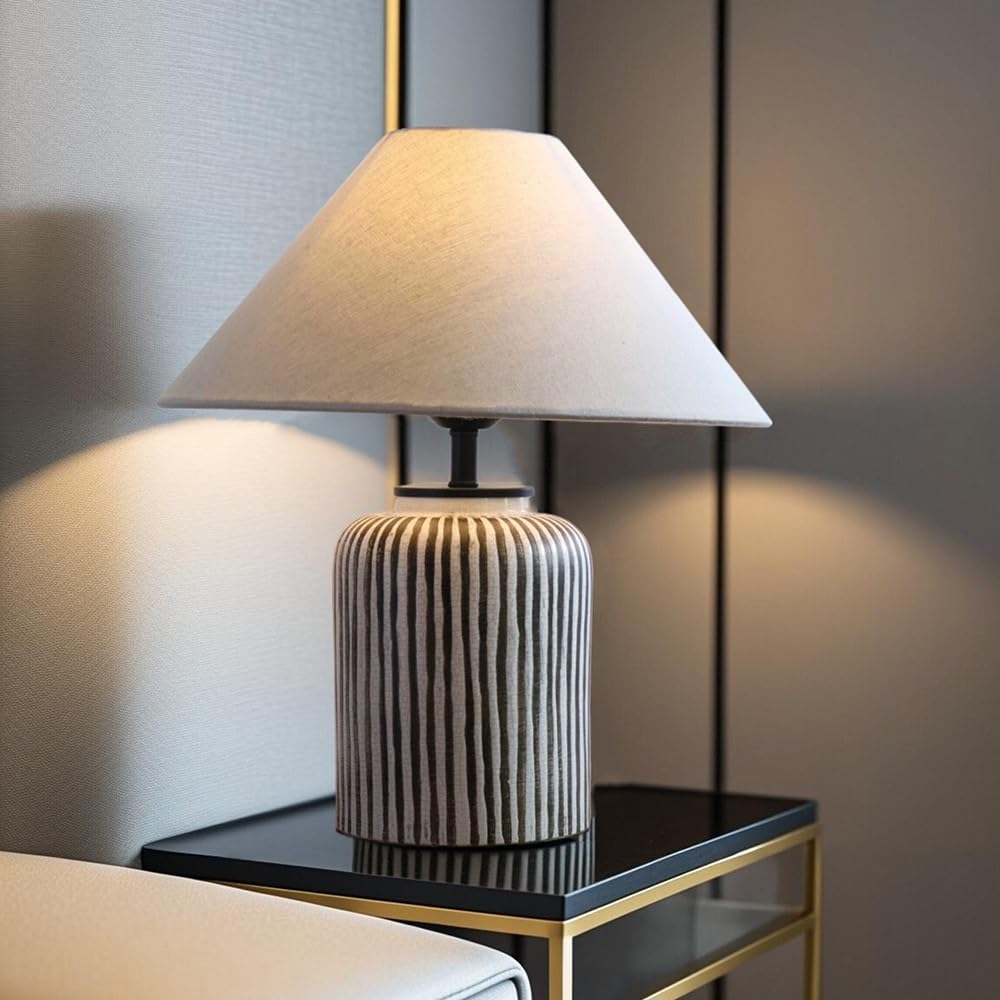 Affascinante Lampada da comodino, lampada da tavolo, lampada giapponese semplice in ceramica fatta a mano, decorazione for camera da letto e soggiorno. Arredamento per la casa