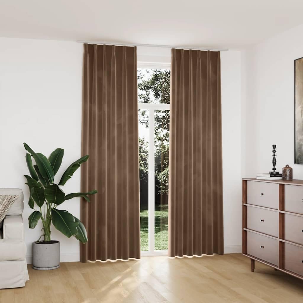 Rideaux occultants velours beige au tombé lourd pour une décoration raffinée