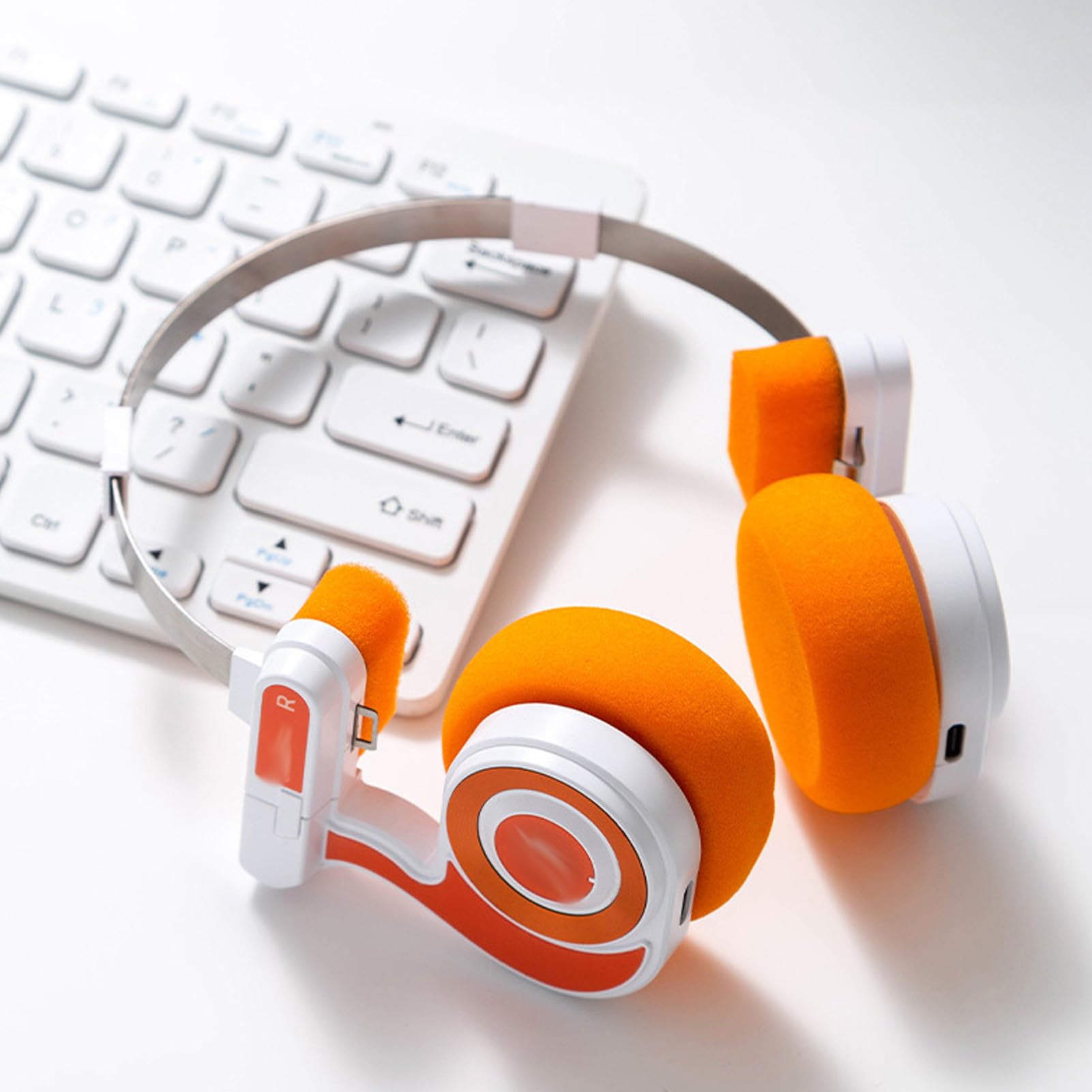 Auricolari Sportivi con Bassi Profondi e Suono Chiaro Durata della Batteria di 20 Ore per Stile di Attivo Leggeri e Regolabili (ORANGE)