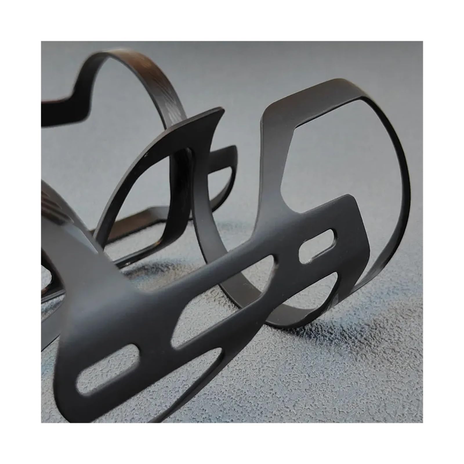 El portabidón de Fibra Carbono se Adapta a Todos los Modelos Bicicletas montaña y Carretera