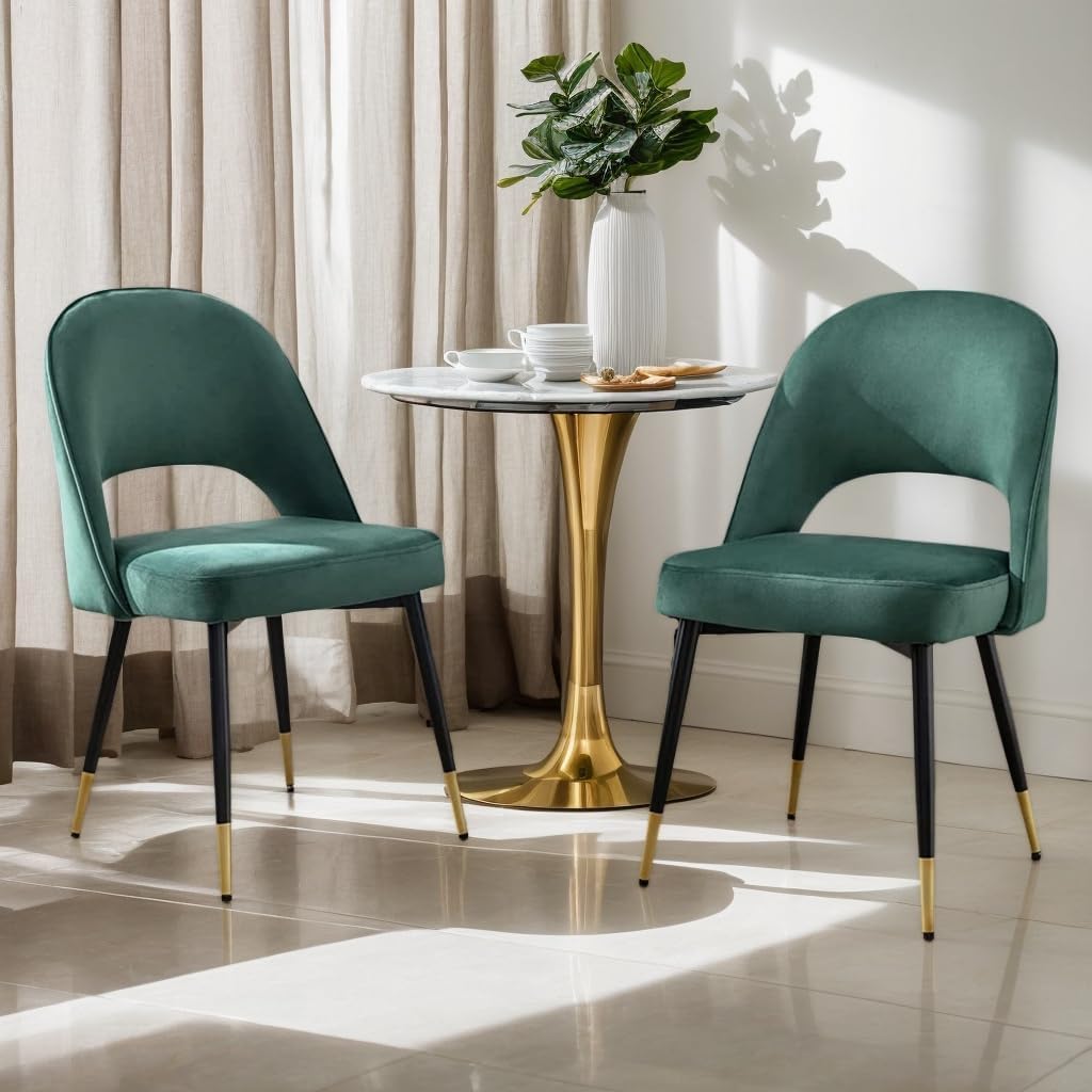 Silla de comedor tapizada en terciopelo verde