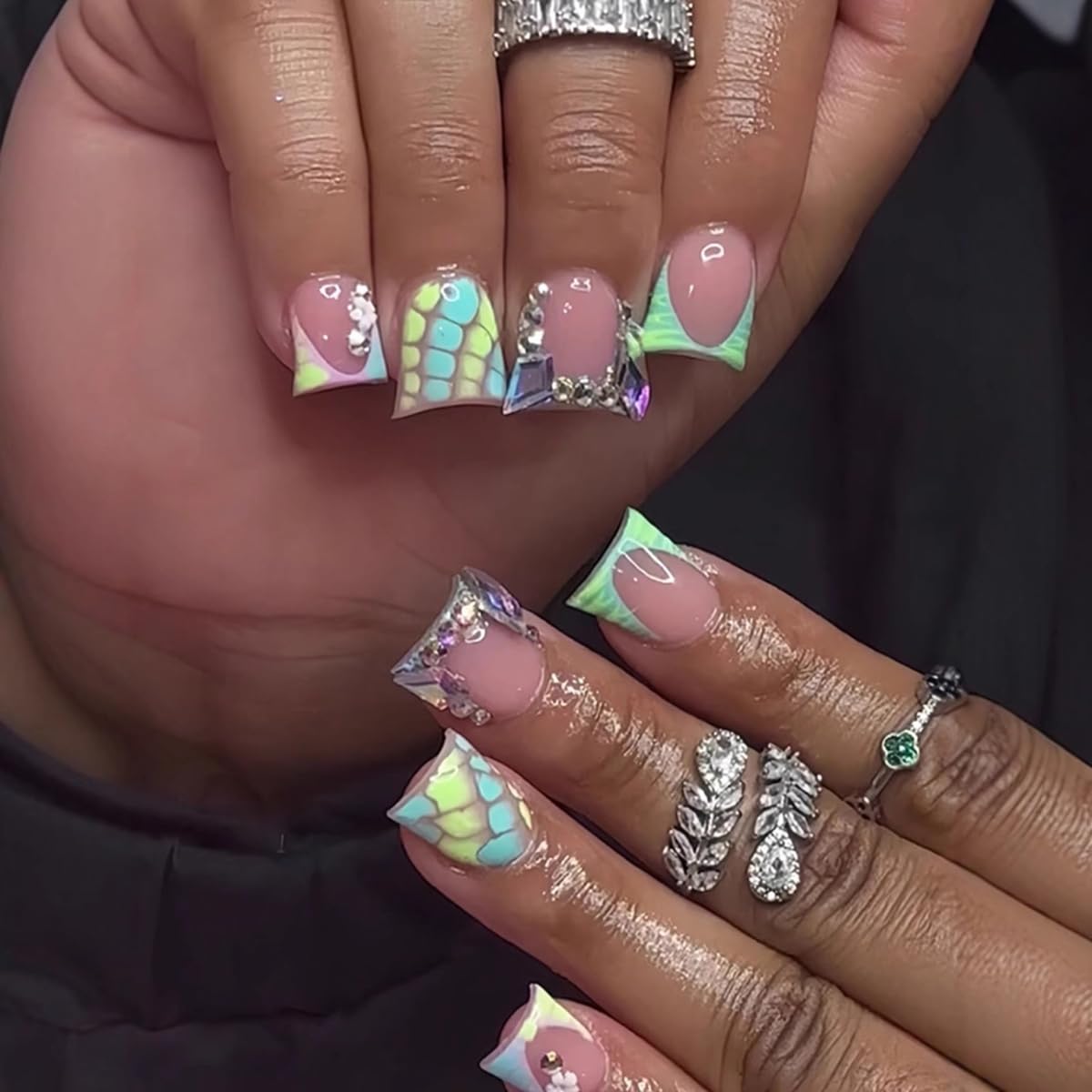 YIHONGYAN Press on Nails Square Short Fake Nails Press ons Nail Tips Artificial Acrylic Kit Full Cover Pink Duck Mouth False Nails with Rhinestones