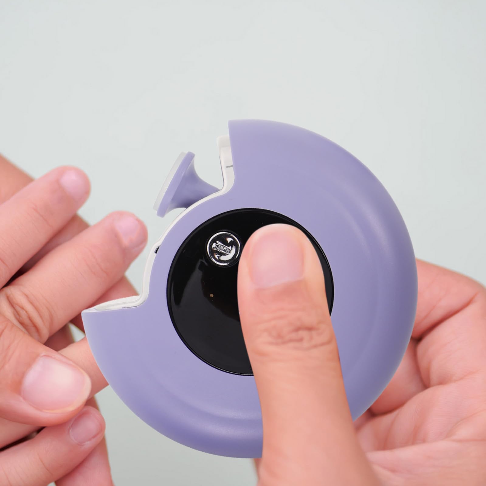 Toyvian Lima de Uñas para Bebés Recargable, Amoladora Eléctrica Portátil para Manicura Infantil, Diseño Disco Volador Púrpura, Cuidado Seguro y Silencioso para Recién Nacidos en Viajes