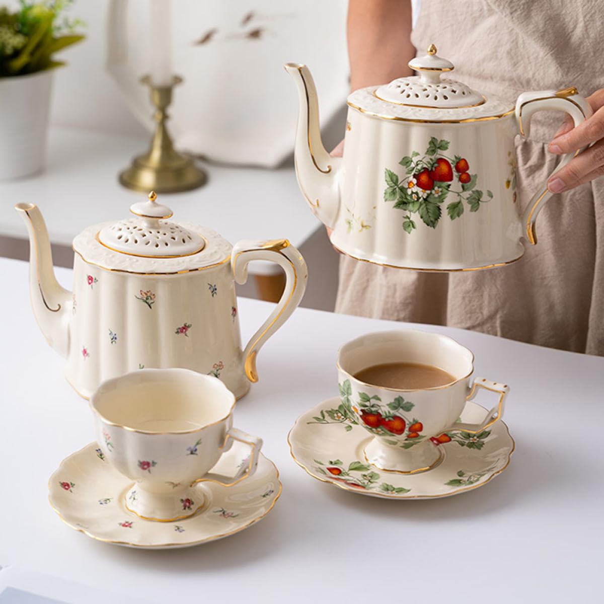 Operitacx Keramik Kaffeetassenset mit Untertasse im Europäischen Stil Einfach zu Reinigen Praktisches Design für Zuhause und Restaurant 1 Satz Retro Kaffeebecher