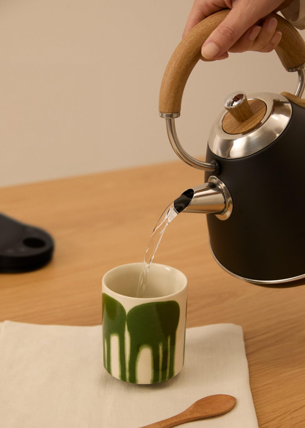 CREATE/KETTLE RETRO PRO/Bouilloire électrique 1 L avec contrôle de température noir/Système d’arrêt automatique, ébullition rapide, base antidérapante, panneau transparent, 1200W