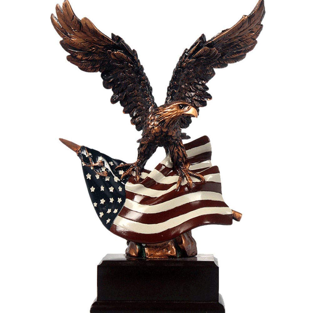 Sculpture d'aigle en résine au design moderne et finitions de prestige