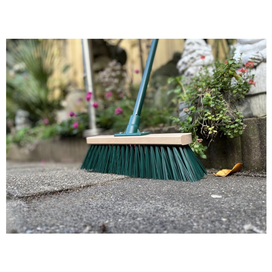 Gartenwerkzeug Set mit Gartenschoffel 12 cm und Außenbesen Grün, 160 cm und 117 cm Stahlstiel, zum Unkraut Entfernen, Erde Lockern sowie Kehren von Garten, Terrasse, Hof und Einfahrt