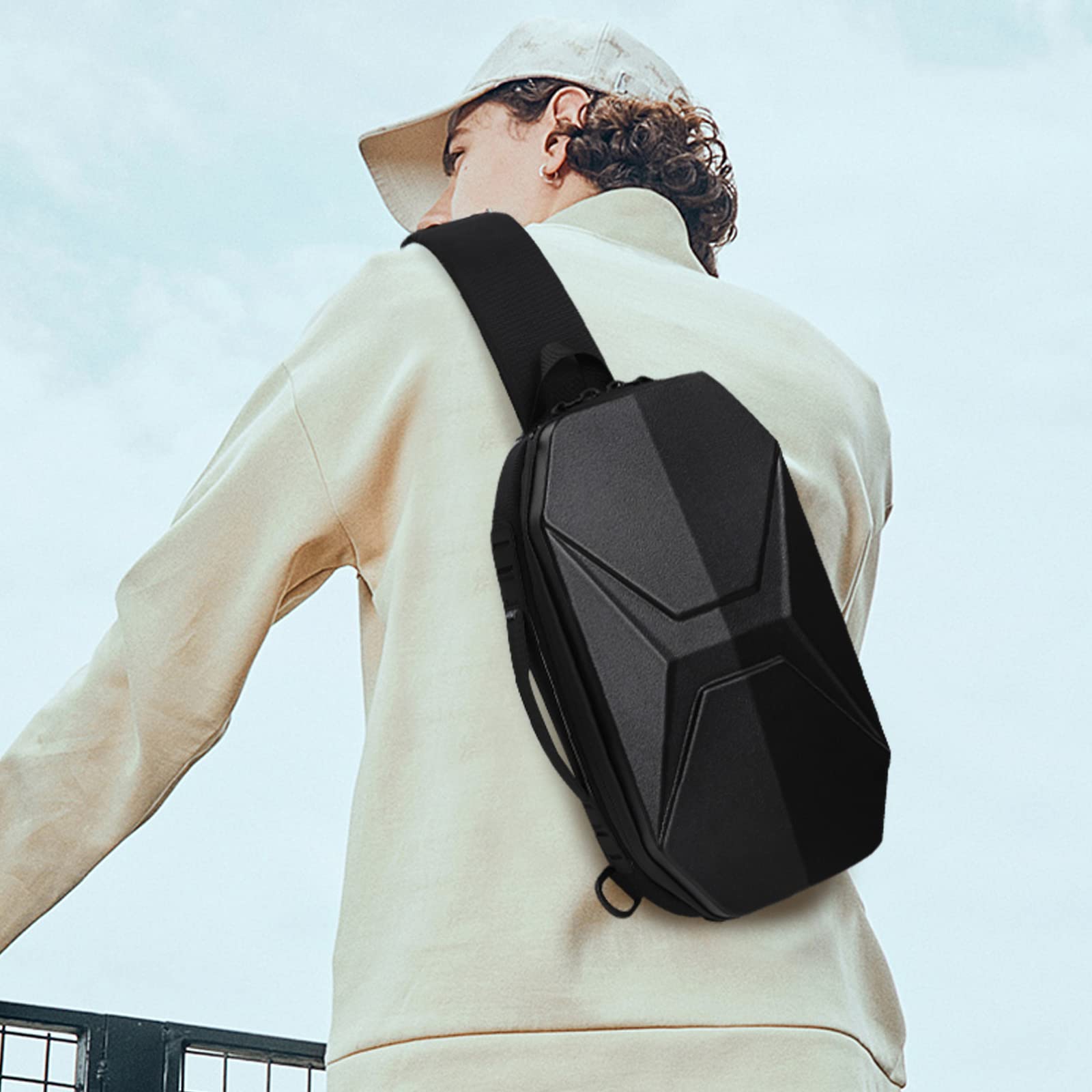 FANDARE Moda Bolso Pecho Hombre Bolsos Cruzados con USB Bandoleras Cruzada Sling Crossbody Bag Mochilas para Viaje Deportes Ciclismo Montañismo Impermeable EVA