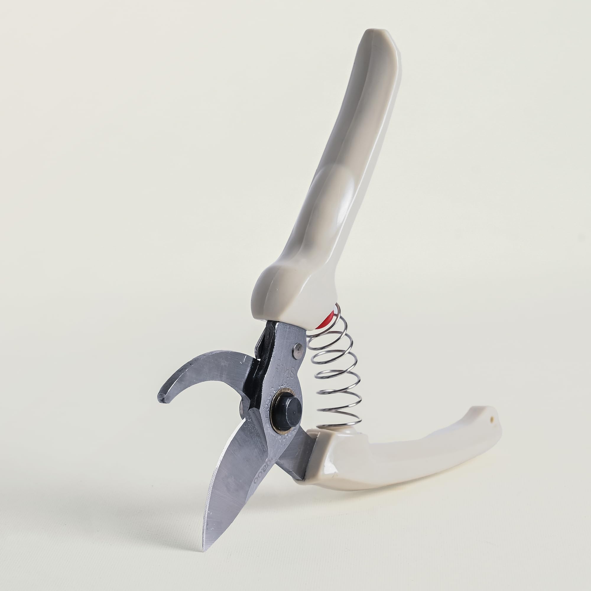 UGAOO Durable Handy Bypass Pruner – Gardening Hand Tool | Plant Cutter, Garden Scissors, Pruners & Pruning Scissors, Branch Cutter, Gardening Scissor for Home Garden-image-8