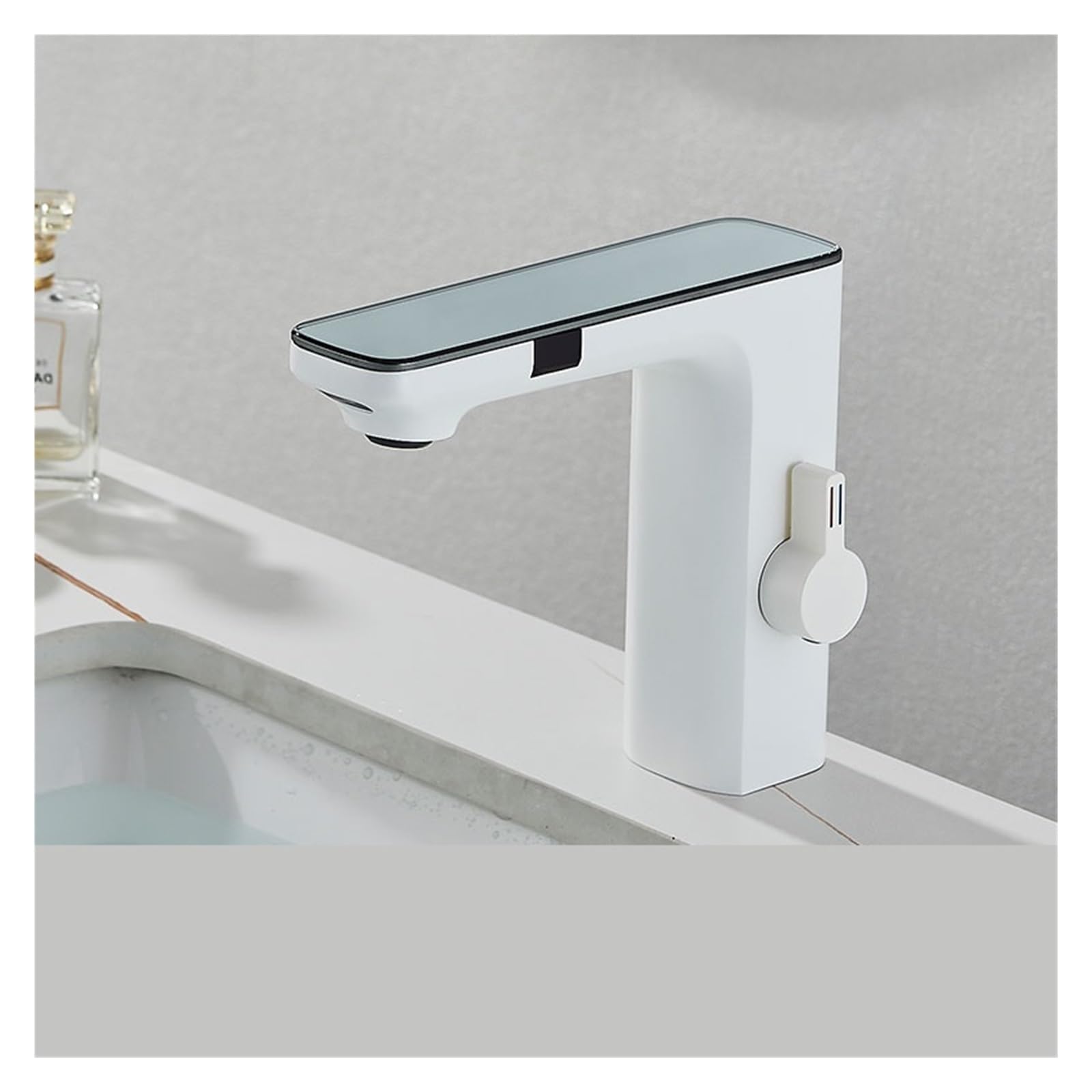 Robinet de lavabo intelligent blanc à affichage numérique pour salle de bains