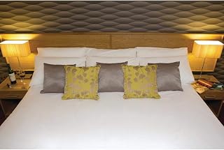 Mitre Luxury Savoy Fitted Sheet Made of 100% Cotton 400 Thread Count in White - King