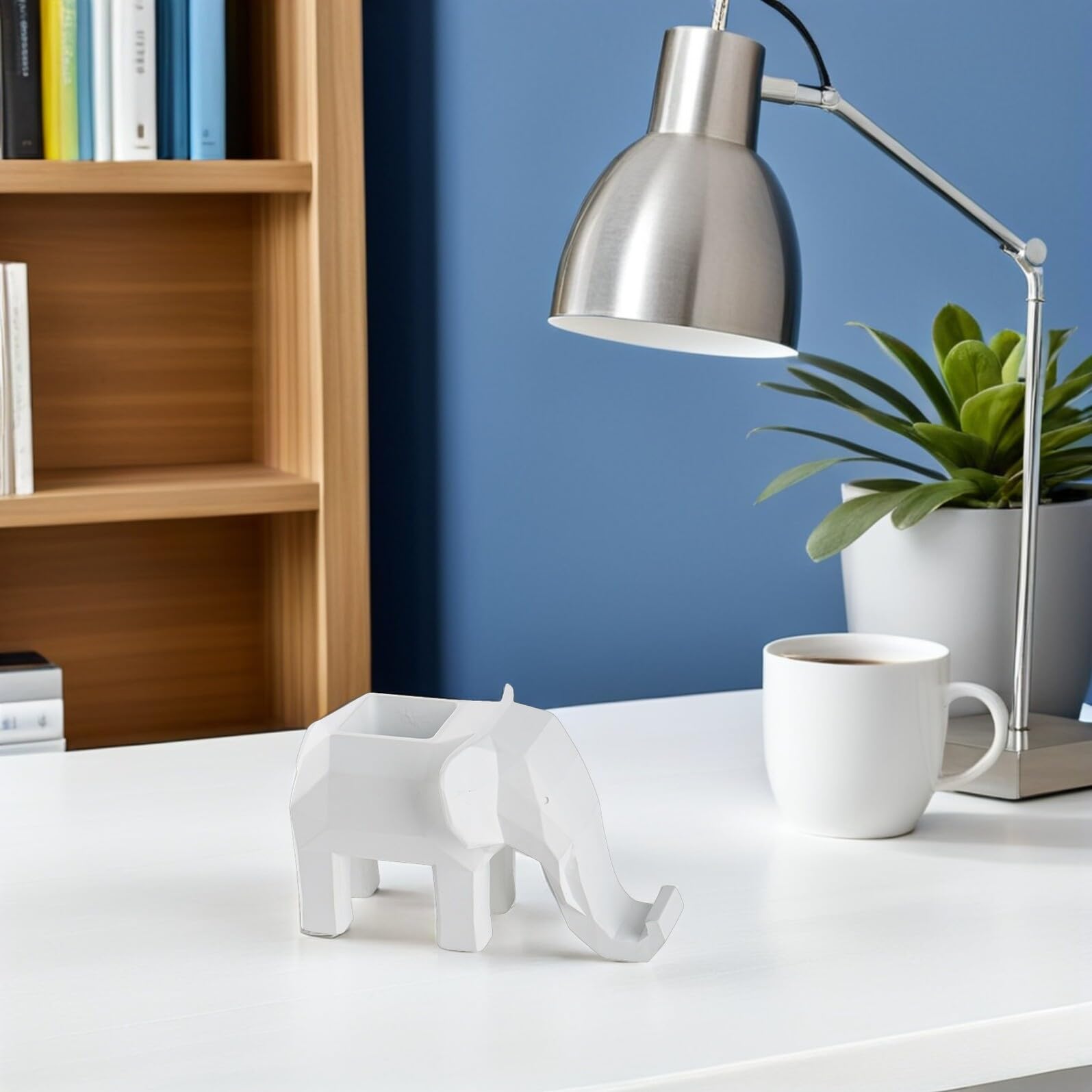 Hemobllo Portapenne da Scrivania in Resina Bianca con Supporto per Telefono a Forma di Animale Geometrico, Organizer Multiuso per Ufficio, Aula e Casa, Decorazione Funzionale per Spazio