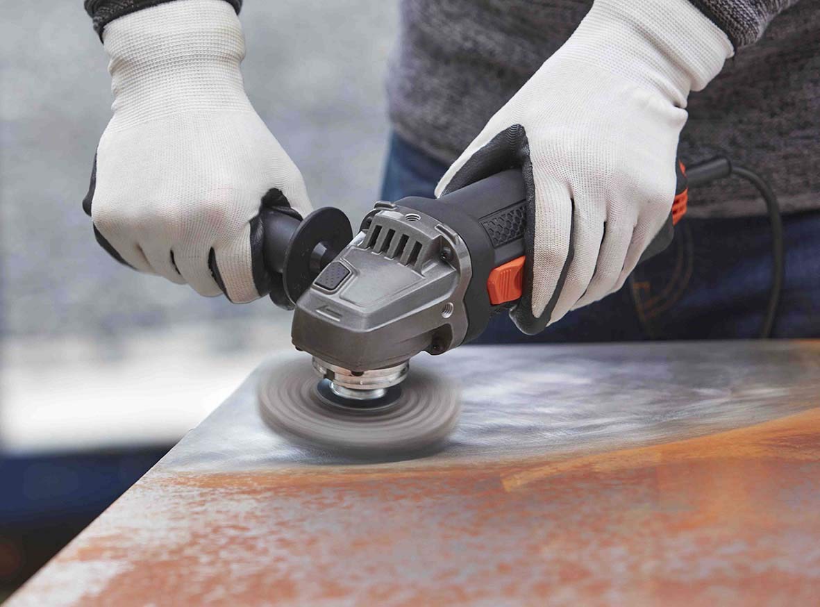 BLACK+DECKER Winkelschleifer elektrisch/Winkelschleifer mit Kabel 900 Watt, 125 mm Scheiben-Ø, Sanftanlauf und Nullspannungsschalter, Trenn, Schleif-und Schrupparbeiten, Schleifmaschine) BEG220