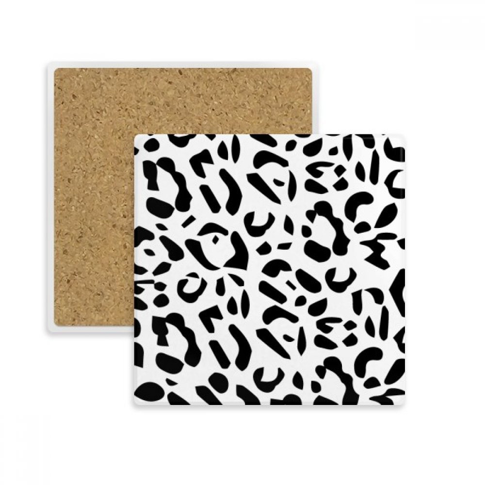 Moins de taches avec le Coaster Absorbent Pierre Léopard pour verres
