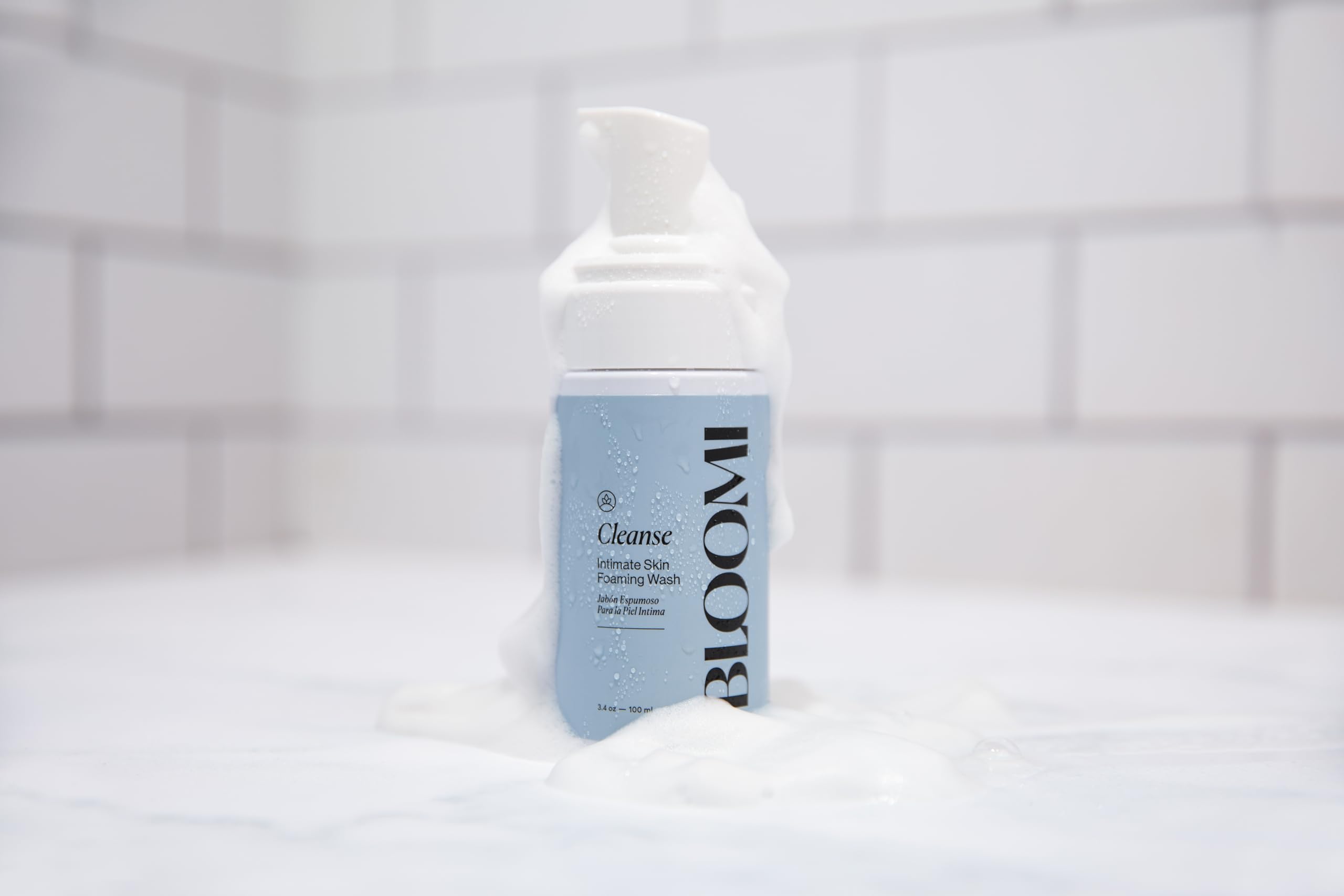 Bloomi Cleanse Intimate Skin Foaming Wash for Women - Hydrating Aloe Vera Cleansing for Intimate Areas Gentle Soothing Feminine Hygiene Shower Moisturizing Natural Foaming Soap Wash 3.4oz (1)