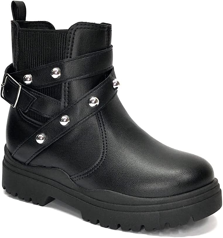 Bota Cano Curto Infantil Menina Molekinha 2179.202 Preto em promoção! Veja a oferta e mais achadinhos de Botas & Galochas Infantis Hoje é o melhor dia para comprar Bota Cano Curto Infantil Menina Molekinha 2179.202 Preto com aquele preço maroto! Promoção! Aproveite a oferta!