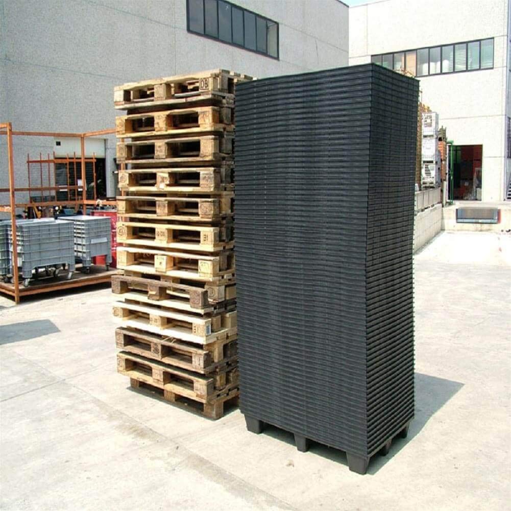 Pallet in plastica riciclata (PP), Mis. 400 L x 600 P x 124 H mm, con 4 piedi, piano forato, portata statica 700 Kg, portata dinamica 200 Kg