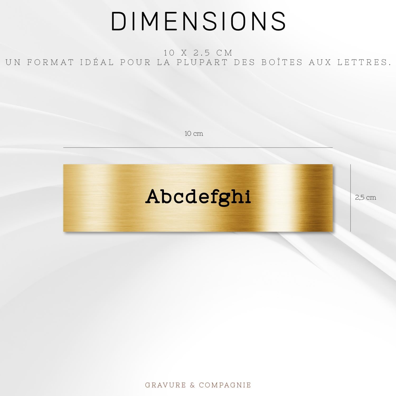 Gravure Concept – Plaque boîte aux lettres PVC 10 x 2,5 cm Gris Alu métallisé – 1 à 3 lignes gravées au laser – Adhésif 3M extérieur - Description