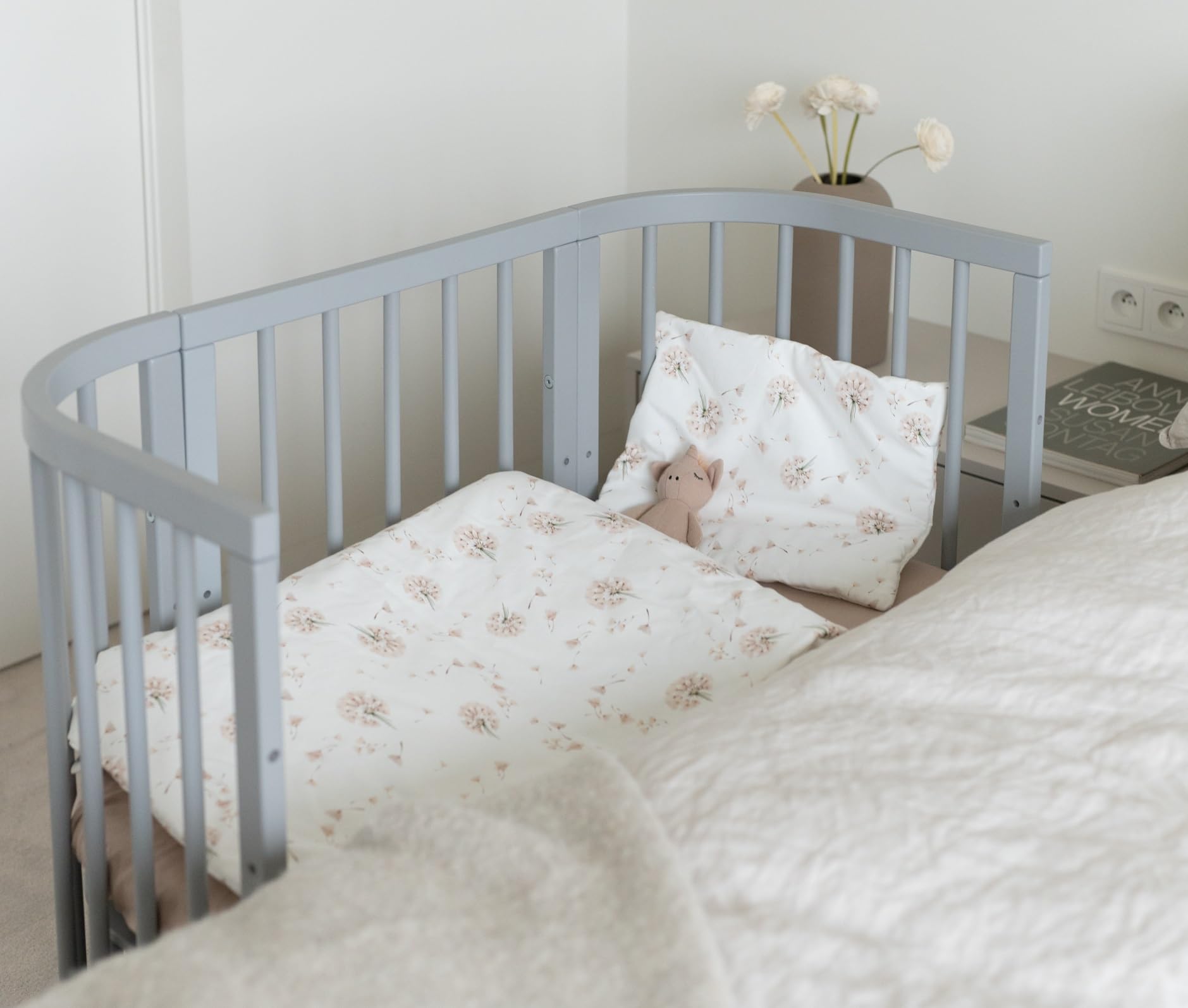 waldin Babybett 5in1, Beistellbett aus Holz, Matratze, Belüftet, Grau | Belüftet, Boden 5-fach verstellbar, Mitwachsend, Wiegefunktion optional