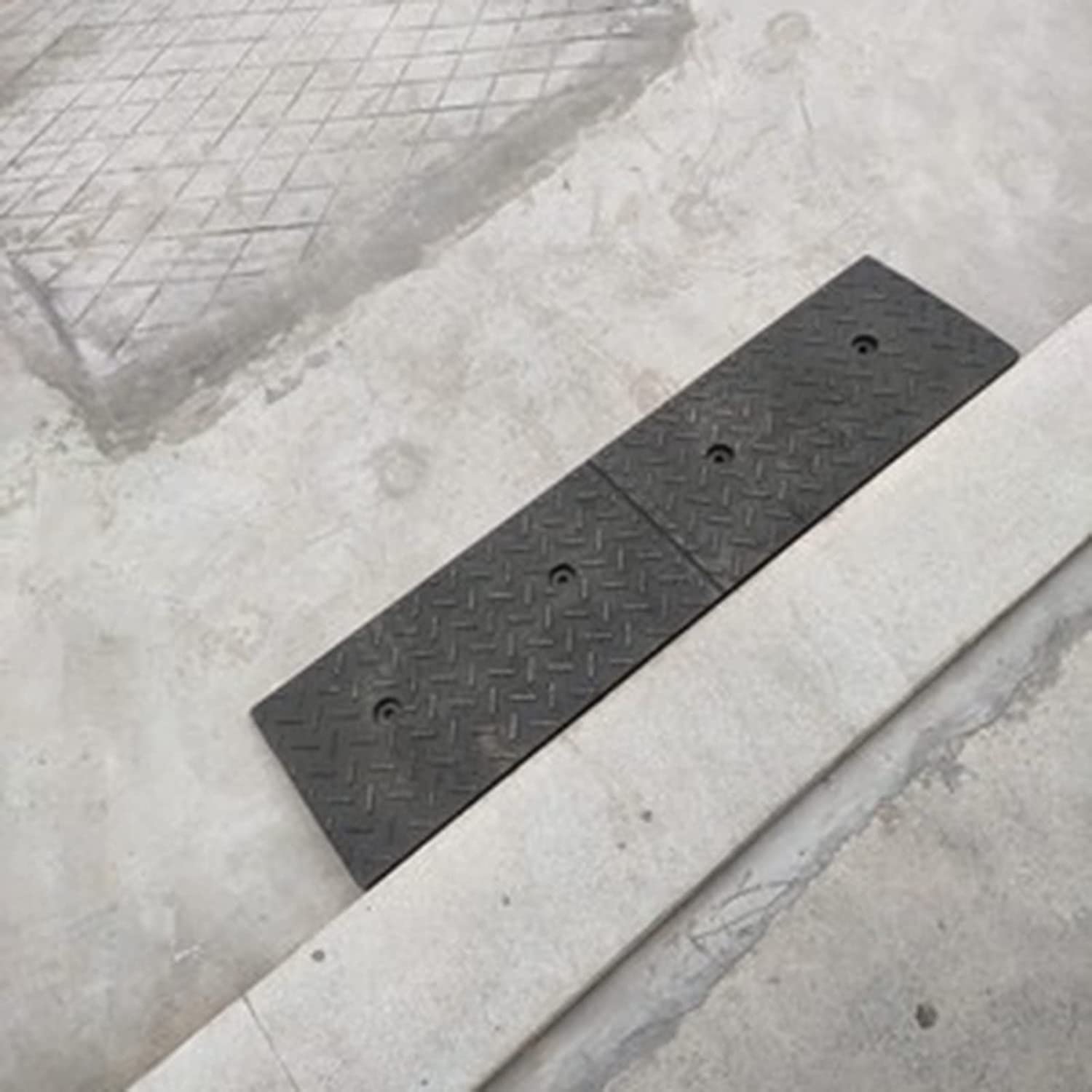 Wytrzymała gumowa rampa krawężnikowa przenośna rampa progowa dla stopnia wysokości 8/9/10 cm do samochodu przyczepa kempingowa wózek inwalidzki dla osób niepełnosprawnych (100x25x8cm)