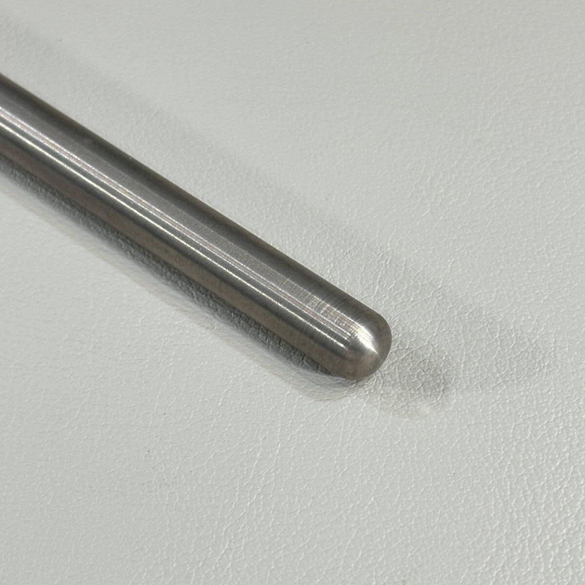 新品 特注品 チェロ エンドピン 8mm タングステン製 + チタニ m1849