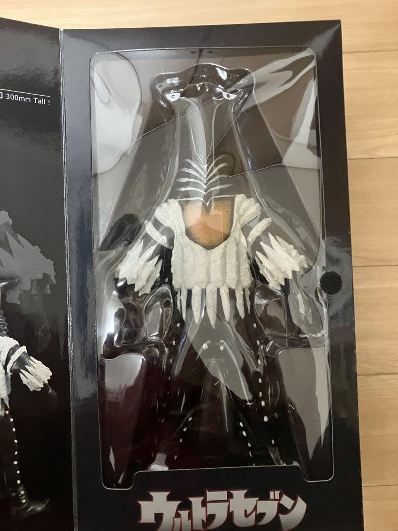 Amazon.co.jp: ウルトラセブン怪獣 ペガッサ星人 フィギュア リアル 