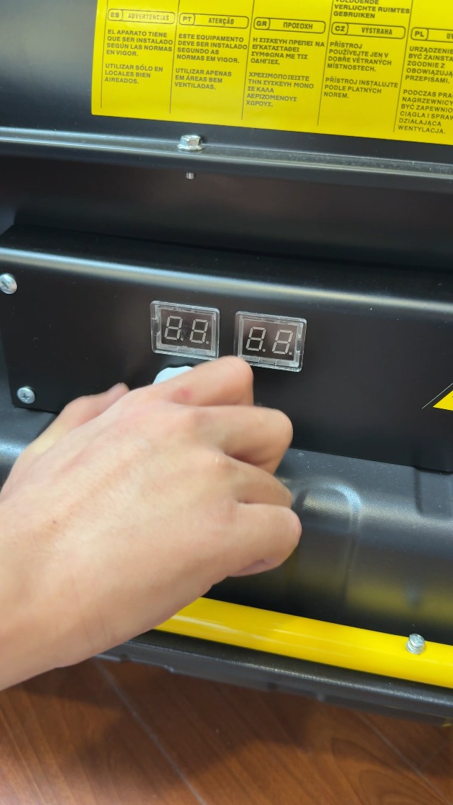 DAHTEC Indirect Dieselverwarming, 30 kW, industriële radiator, 50 l, grote tank, grote wielen, verstelbare thermostaat en oliepeilindicator, voor werkplaatsen, landbouw