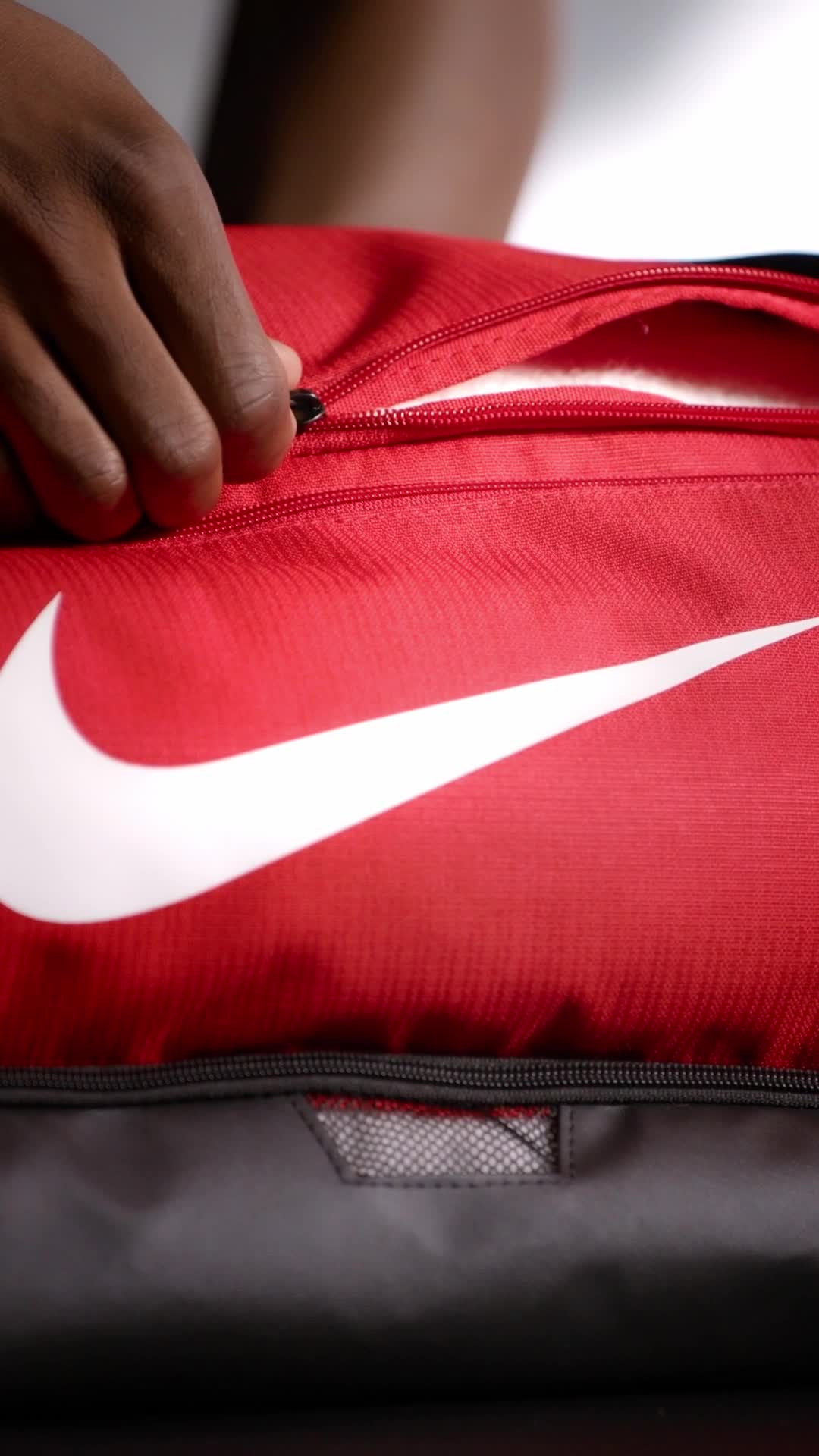 Amazon.com: Nike Unisex Brasilia 9.5 Training Duffel Bag