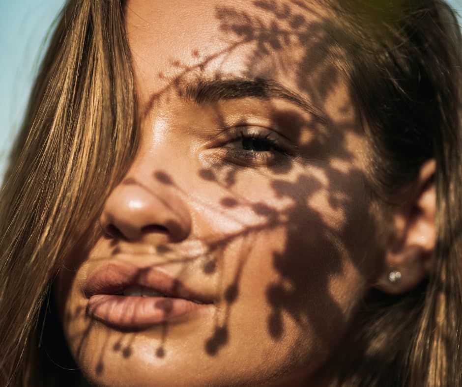 Miniatura 8 de This Is It. InstantNourish Cream soporte las 24 horas, activos patentados, rosa búlgara, colágeno y ácido hialurónico para una piel suave y radiante.