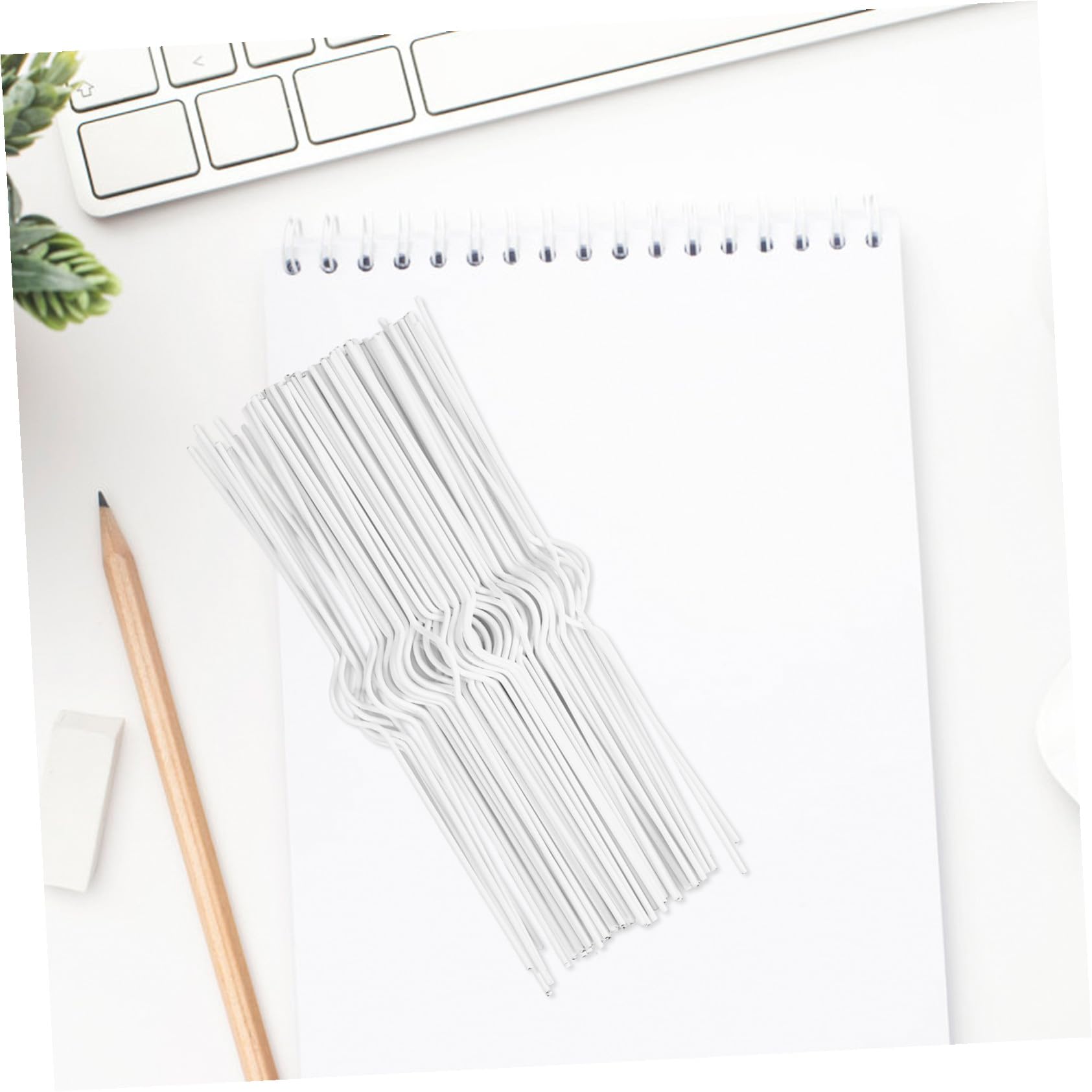 100 Piezas Ganchos de Hierro Reutilizables Pequeños para Colgar Calendarios con Doble Alambre Fáciles de Usar para DIY y Carteles Color Blanco Paquete de Unidades
