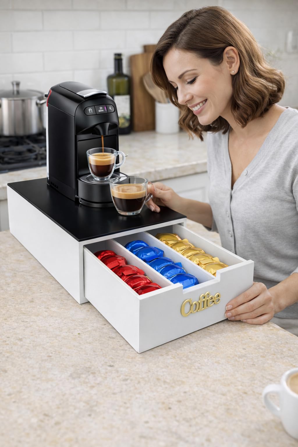 Porta Capsule e Cialde Caffè in Bambù e Vetro Nero – Cassetto 3 Scomparti Organizer Capsule e Cialde (scritta nera)