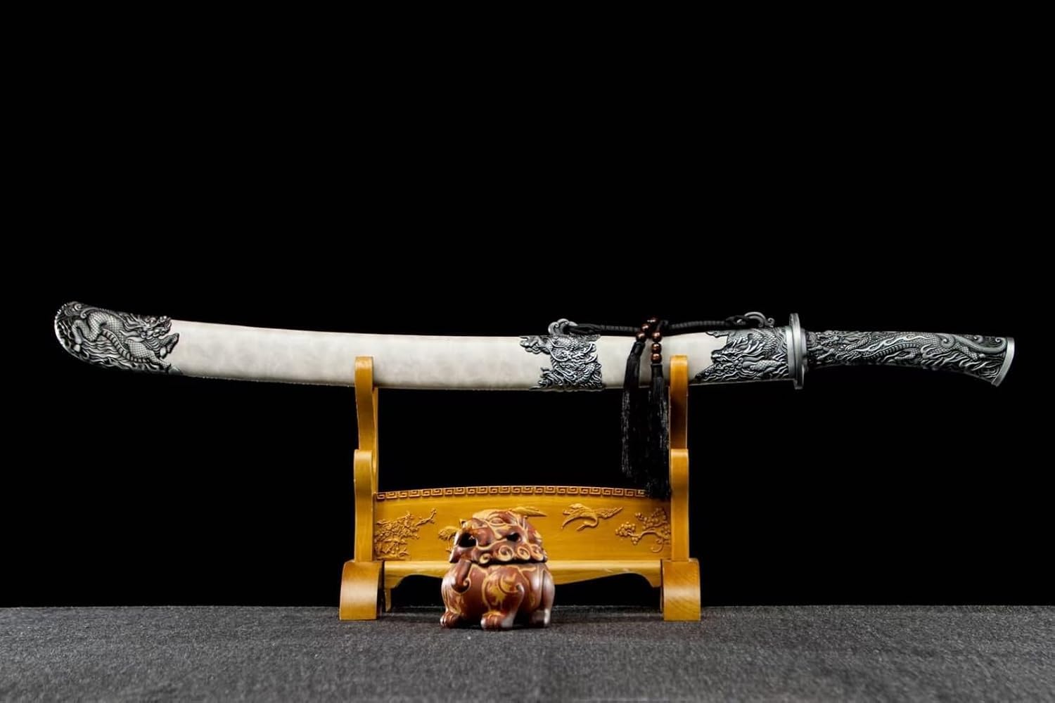 Qing dao Dynasty Army Broadsword,Chinese Swords,Battle Ready,Forged Blade with Alloy Fittings and Faux Leather Scabbard
