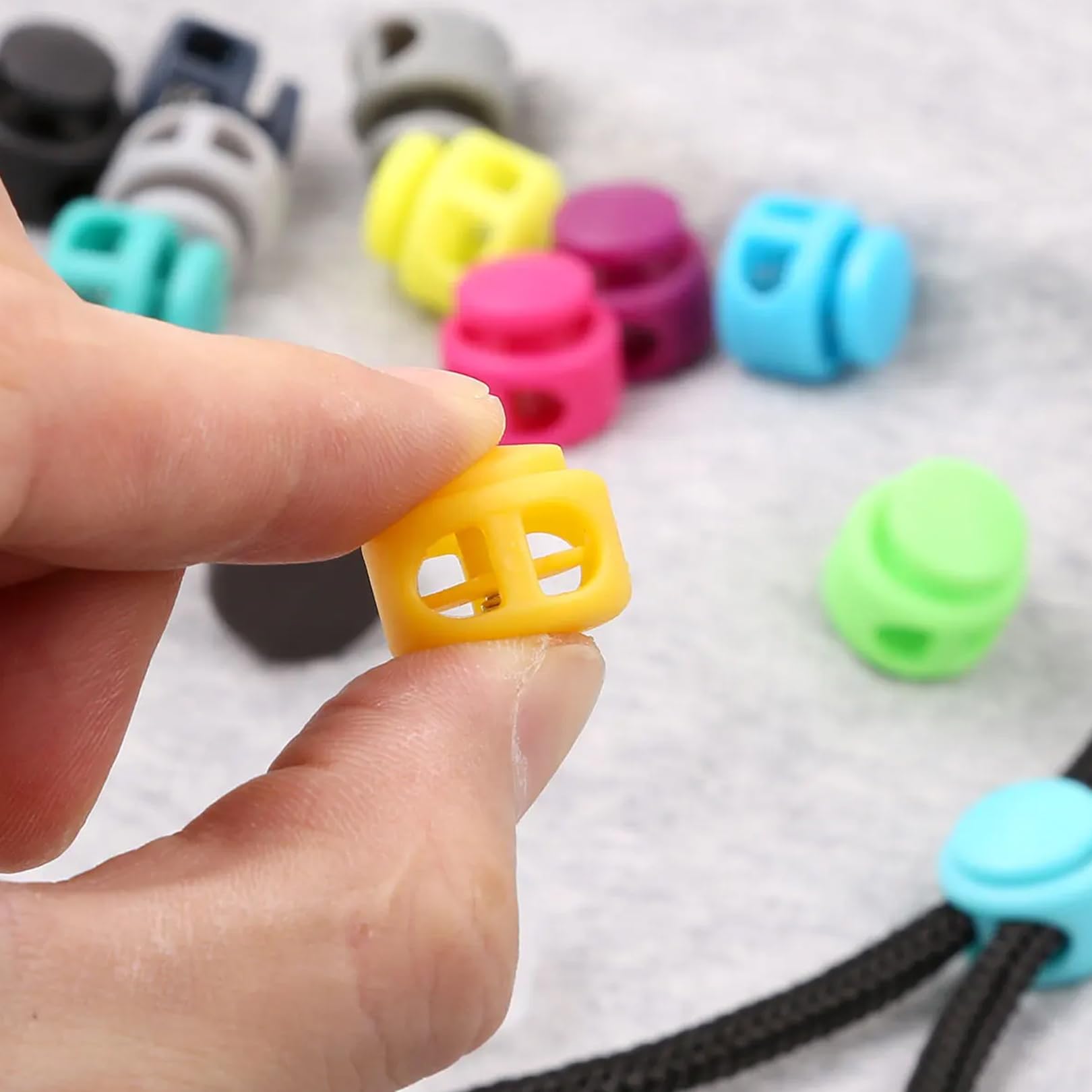 12 Stück Kordelstopper 2-Loch Bunt - Einstellbare Verschlüsse Für Kordeln An Taschen & Kleidung