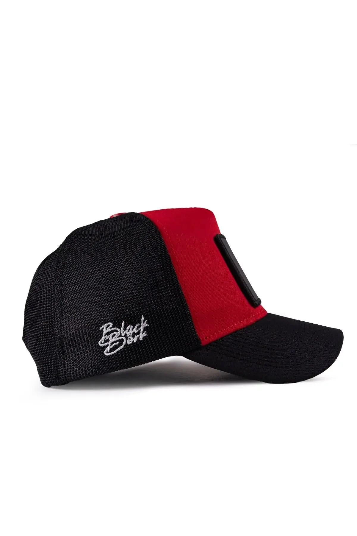 Gorra de Trucker Premium Negro - Rojo con Parche Bull