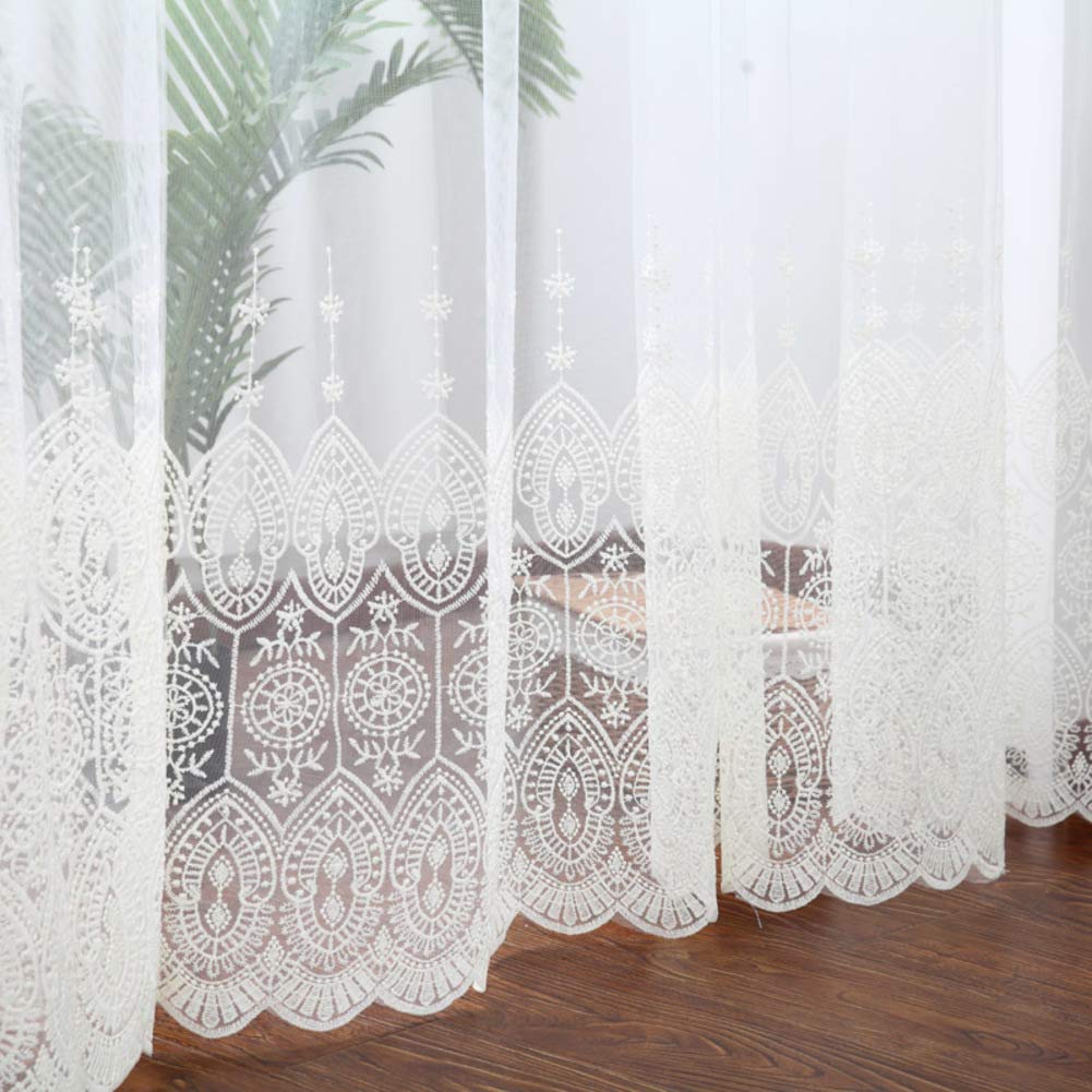 Pastorale rideaux crochets haut blancs pour une ambiance sereine