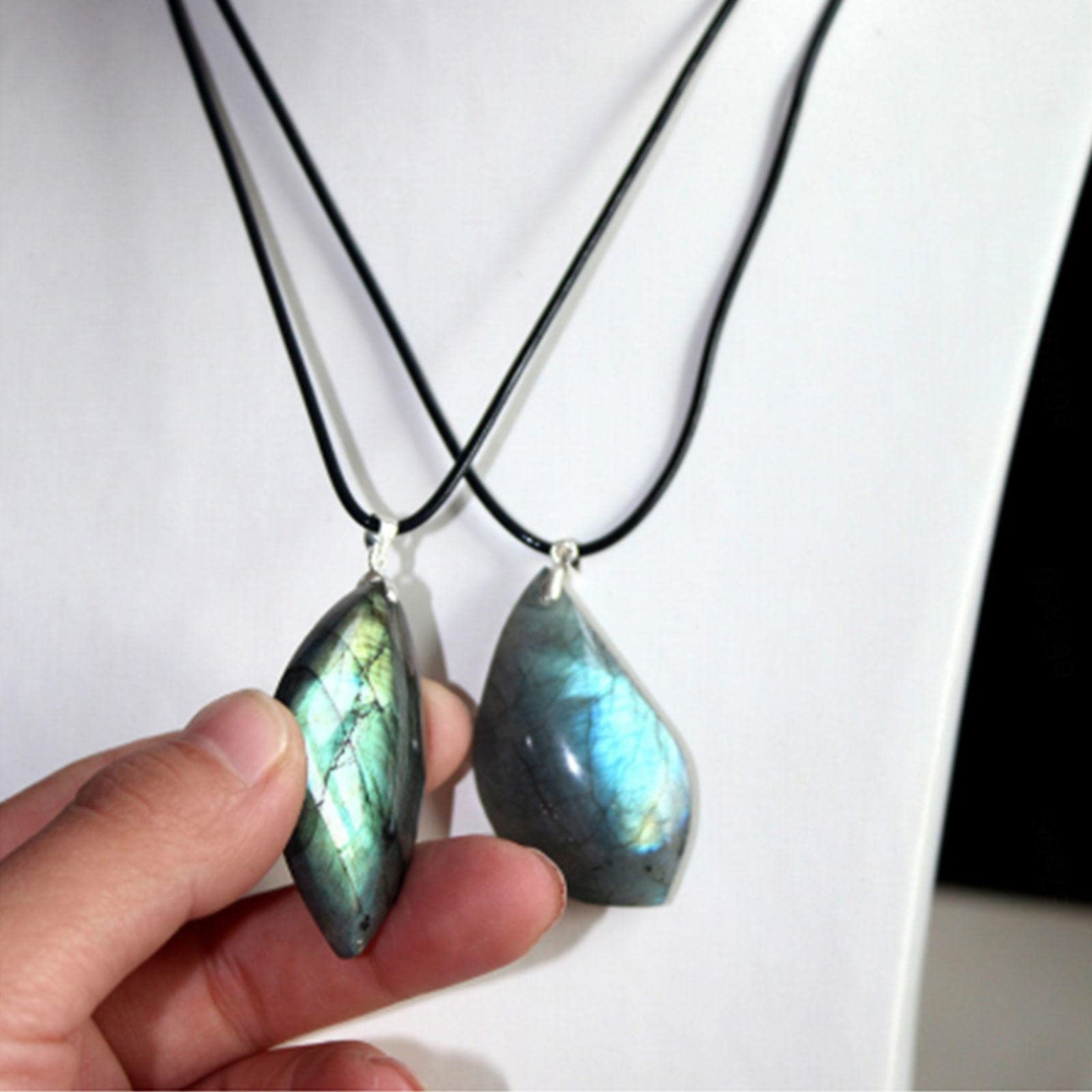 Collar de curación de Piedras, Collar de Cristal de curación de labradorita para Mujeres Hombres, Piedras Preciosas Naturales Colgante Regalo de Piedra de joyería de energía, En Forma de Hoja