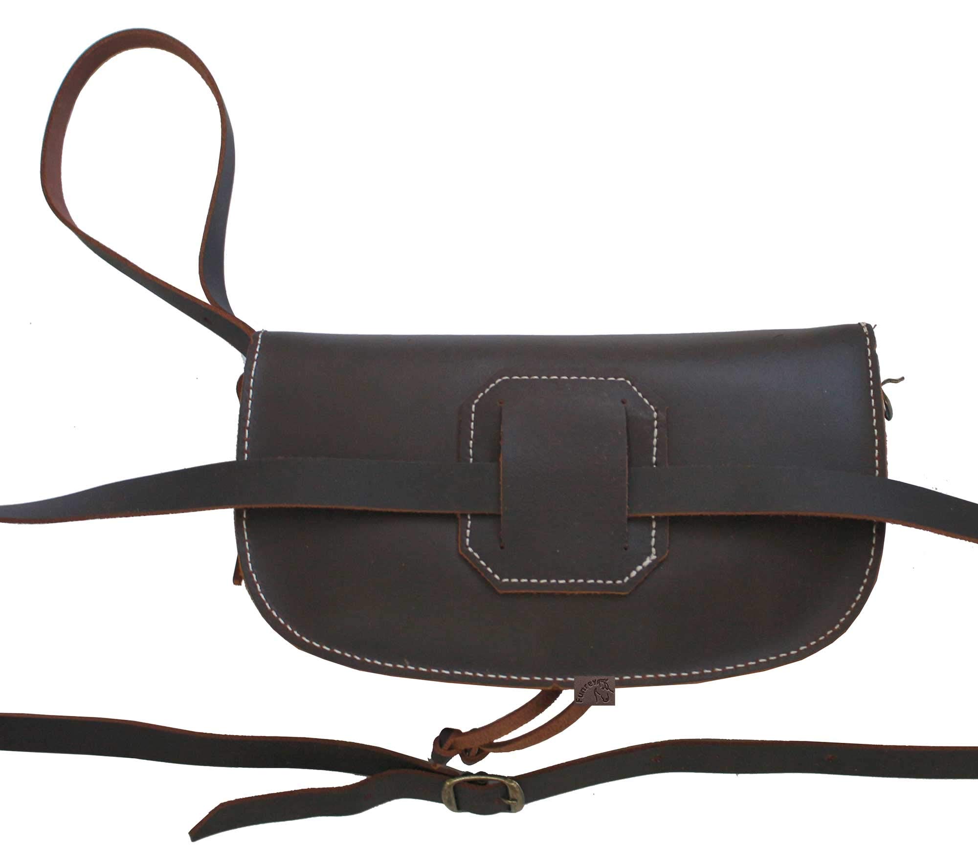 Marrón Chocolate, Bolso Bandolera en piel Ubrique convertible Riñonera de mide: 20x12x5cms. Diseño Bordado artesanal. Tamaño perfecto para llevar el movil, llaves, pañuelos.